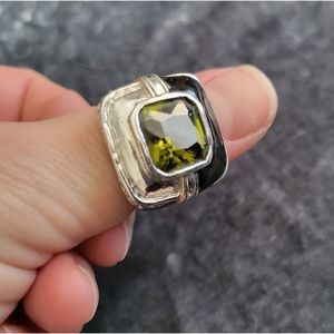 Lia Sophia Vintage Ring Black +White Enamel Peridot Color Center Stone sz 8.5